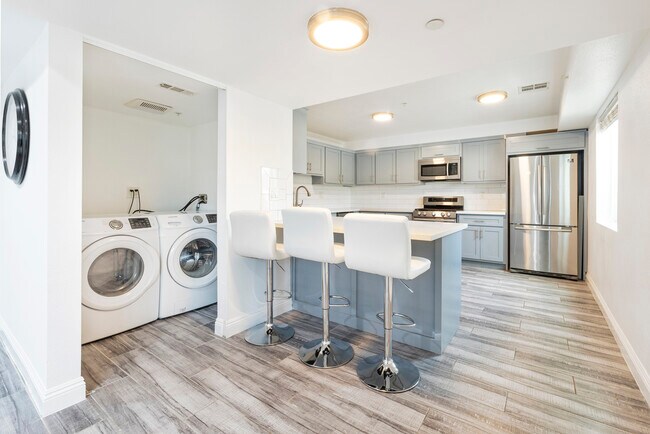 3901 Wisconsin Pl in Los Angeles, CA - Building Photo - Building Photo