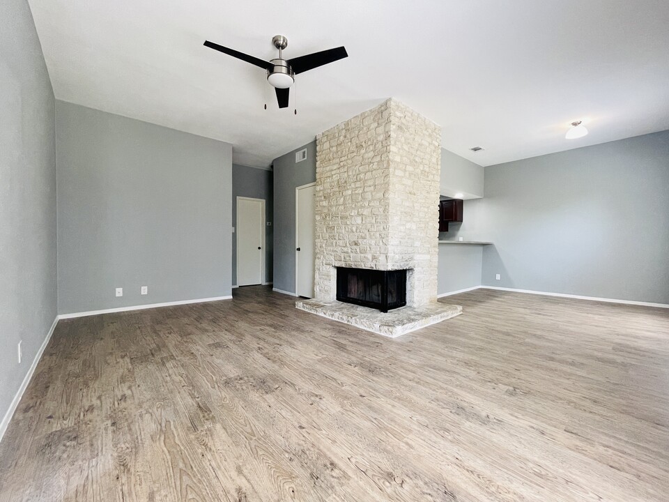 15014 Spring Creek, Unit 102 Photo