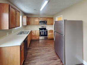 2669 New Port Royal Rd in Thompson's Station, TN - Foto de edificio - Building Photo