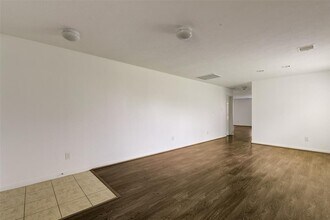 834 Sweet Flower Dr in Houston, TX - Building Photo - Building Photo