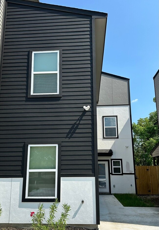 8159 Tate St in Houston, TX - Building Photo - Building Photo