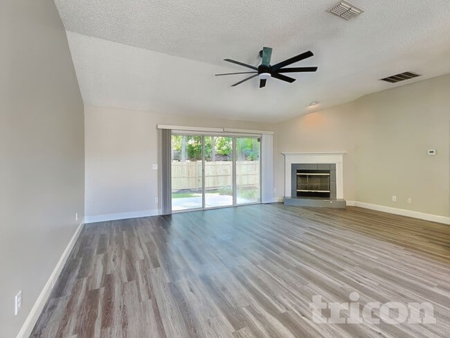 2773 Acorn Park Dr N in Jacksonville, FL - Building Photo - Building Photo