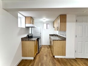 135 Chisholm Ave in Toronto, ON - Building Photo - Building Photo