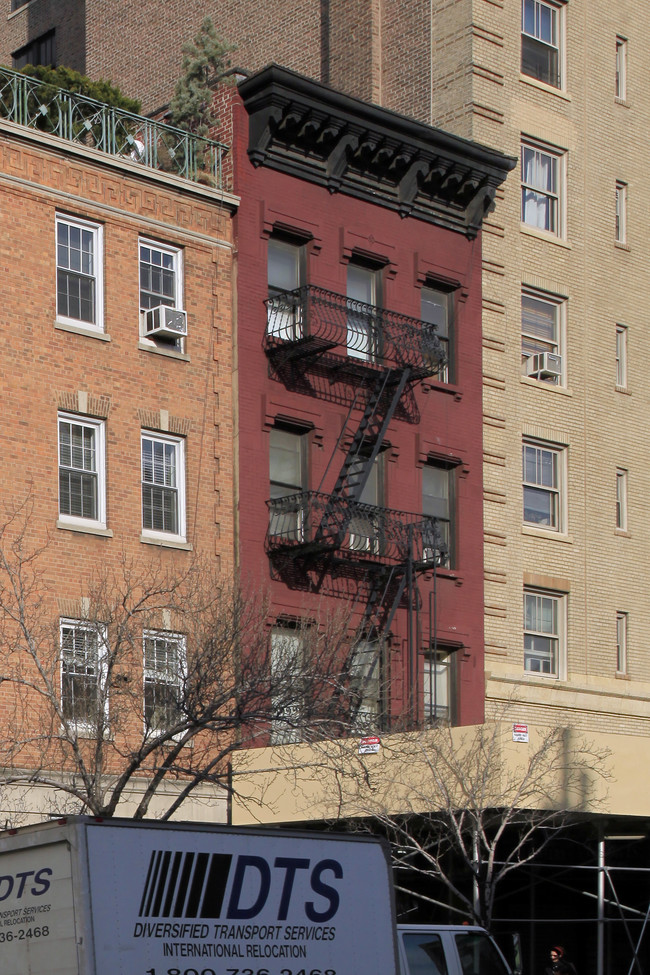 373 Avenue of the Americas in New York, NY - Building Photo - Building Photo