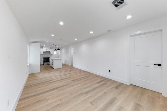 5610 Chapman St in Houston, TX - Foto de edificio - Building Photo
