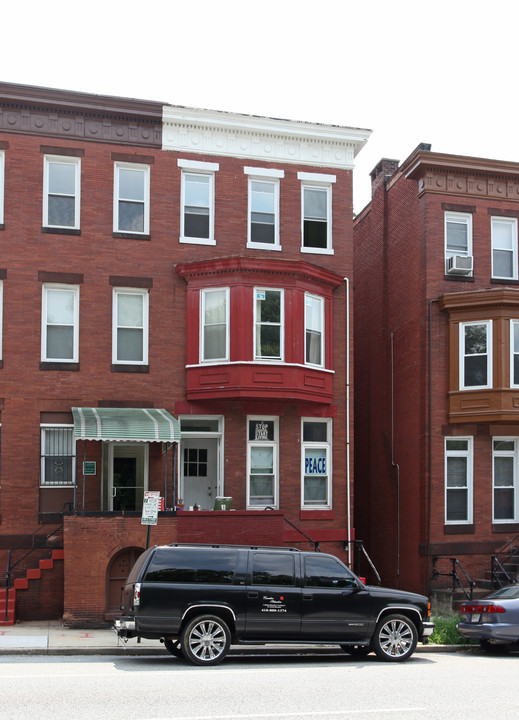 103 W 29th St in Baltimore, MD - Building Photo