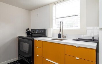 114 Redan St-Unit -2 in Houston, TX - Foto de edificio - Building Photo