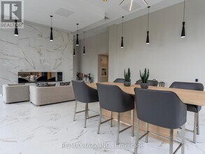 80 Bond St E in Oshawa, ON - Building Photo - Building Photo