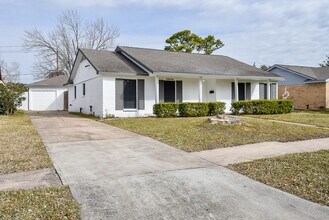 11623 Kirkhollow Dr in Houston, TX - Foto de edificio - Building Photo