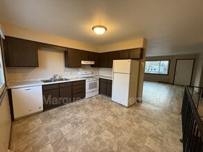2717 Victoria Ln in Madison, WI - Building Photo - Building Photo