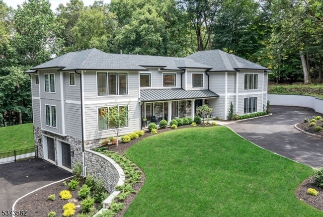 315 Freemans Ln in Franklin Lakes, NJ - Building Photo - Building Photo
