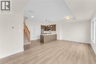 2420 Baronwood Dr in Oakville, ON - Building Photo - Building Photo