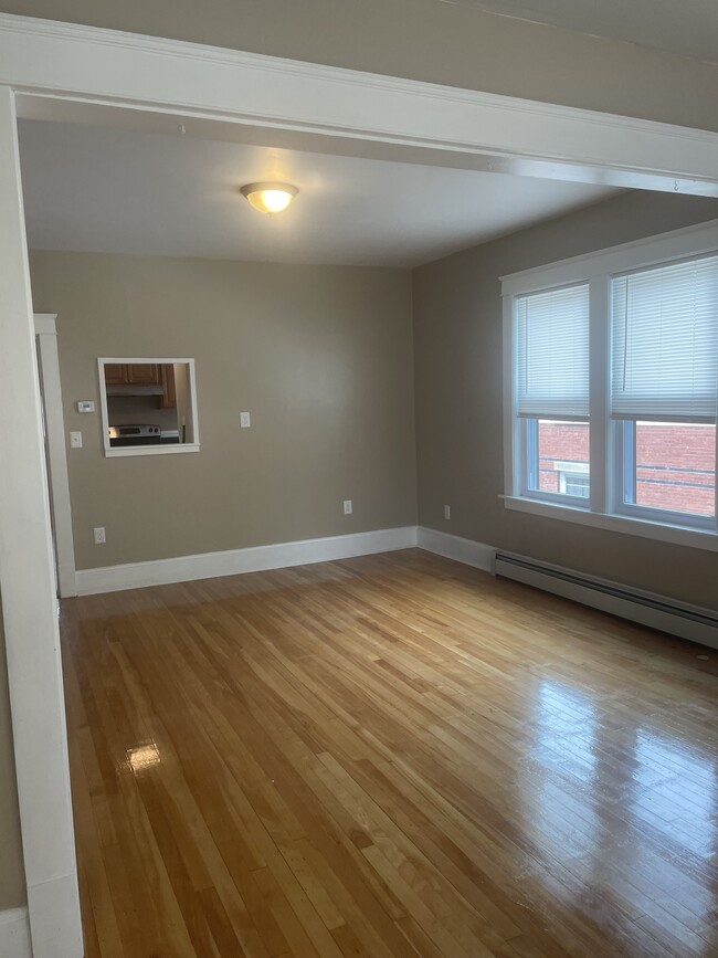 14 Park St, Unit 14 Park Street APT 2 in Southbridge, MA - Building Photo - Building Photo
