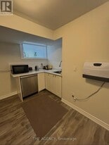 4206 Bloor St W in Toronto, ON - Building Photo