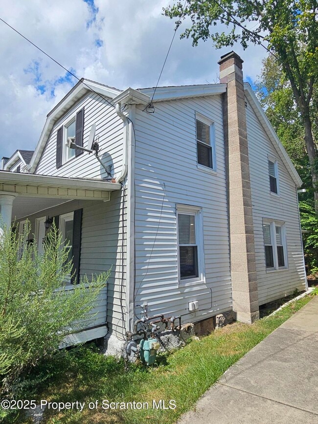 45 Williams Ave in Carbondale, PA - Building Photo - Building Photo