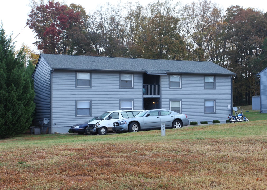 Carlton Commons in Oakwood, GA - Building Photo