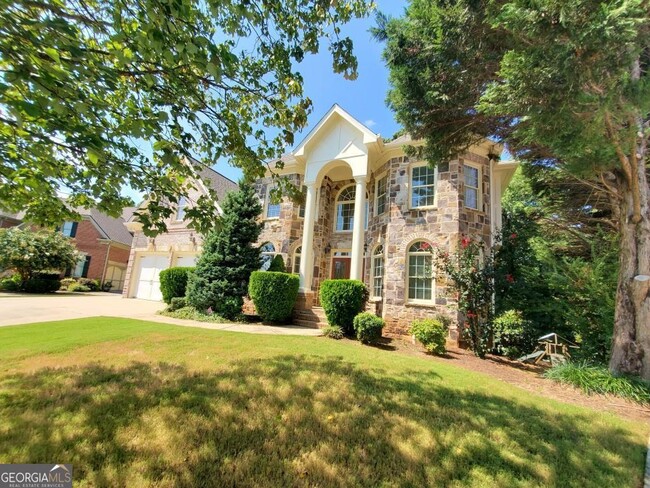 12540 Darvish Ln in Alpharetta, GA - Foto de edificio - Building Photo