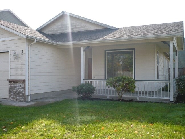 3711 Julia Loop in Eugene, OR - Building Photo - Building Photo