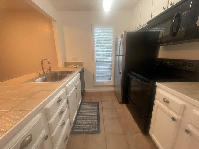 property at 701 Rosedale St