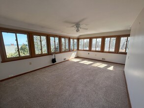 19 Spencer Ave in Guilford, CT - Building Photo - Building Photo