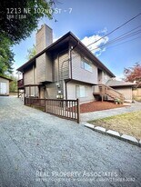 1213 NE 102nd St in Seattle, WA - Building Photo