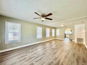 1601 E Maple Ave in Tampa, FL - Building Photo - Building Photo