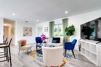 6174 SW 64th Terrace in Miami, FL - Building Photo - Building Photo