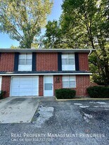 123 Vine St in Platte City, MO - Building Photo