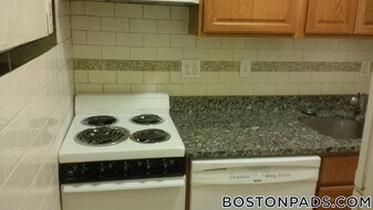 136 Hemenway St in Boston, MA - Building Photo