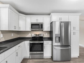 Greens on Mill Townhomes in Williamsville, NY - Building Photo