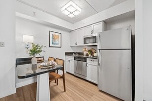 The Ainsley in Dallas, TX - Building Photo