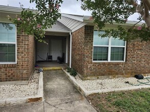 1000 S 8th St in Buckholts, TX - Building Photo - Building Photo