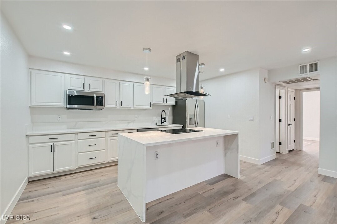 4330 Sandy River Dr in Las Vegas, NV - Building Photo