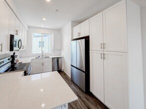 1038 Cooper Pl in San Diego, CA - Foto de edificio - Building Photo