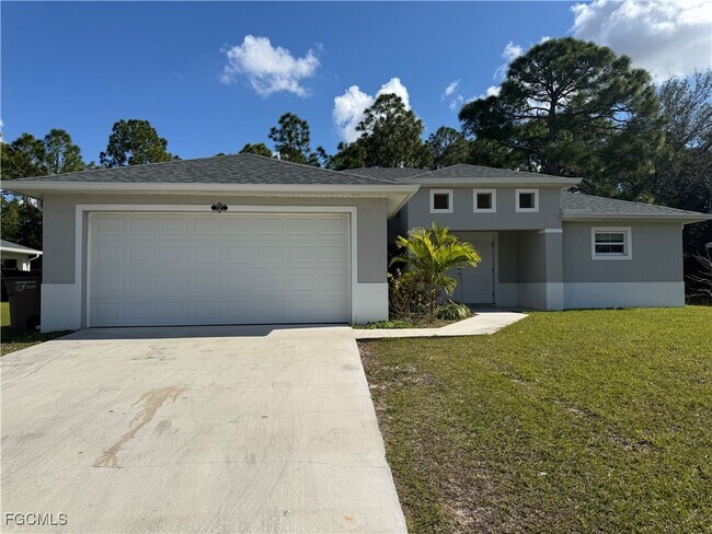 721 Anaconda Ave S in Lehigh Acres, FL - Building Photo - Building Photo