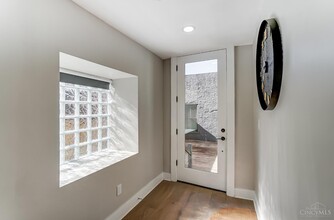 2455 W McMicken Ave in Cincinnati, OH - Foto de edificio - Building Photo