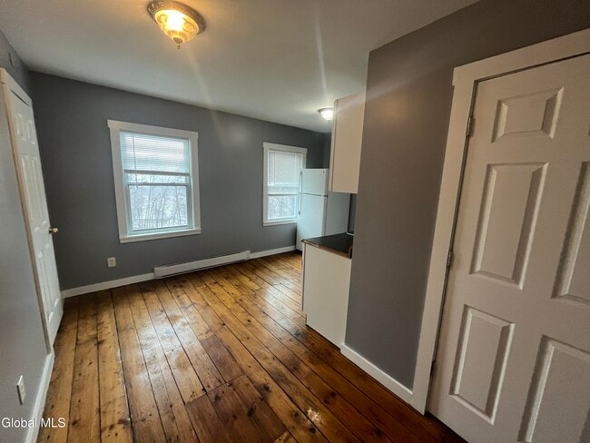 1643 1st St in Rensselaer, NY - Building Photo - Building Photo