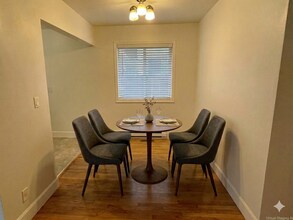 4955 SW Lombard Ave in Beaverton, OR - Building Photo - Building Photo