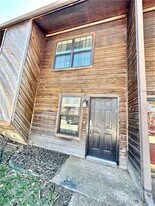 1370 Oakland Ave in Fayetteville, AR - Building Photo