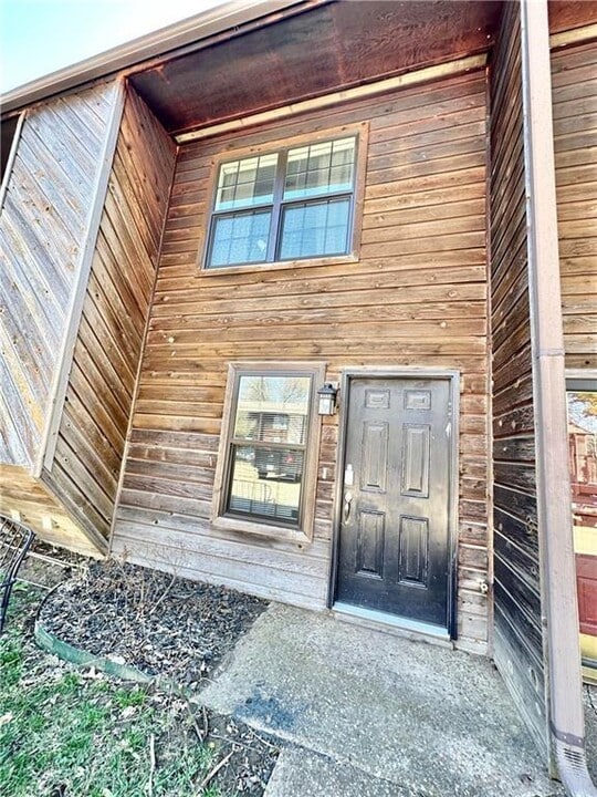 1370 Oakland Ave in Fayetteville, AR - Building Photo