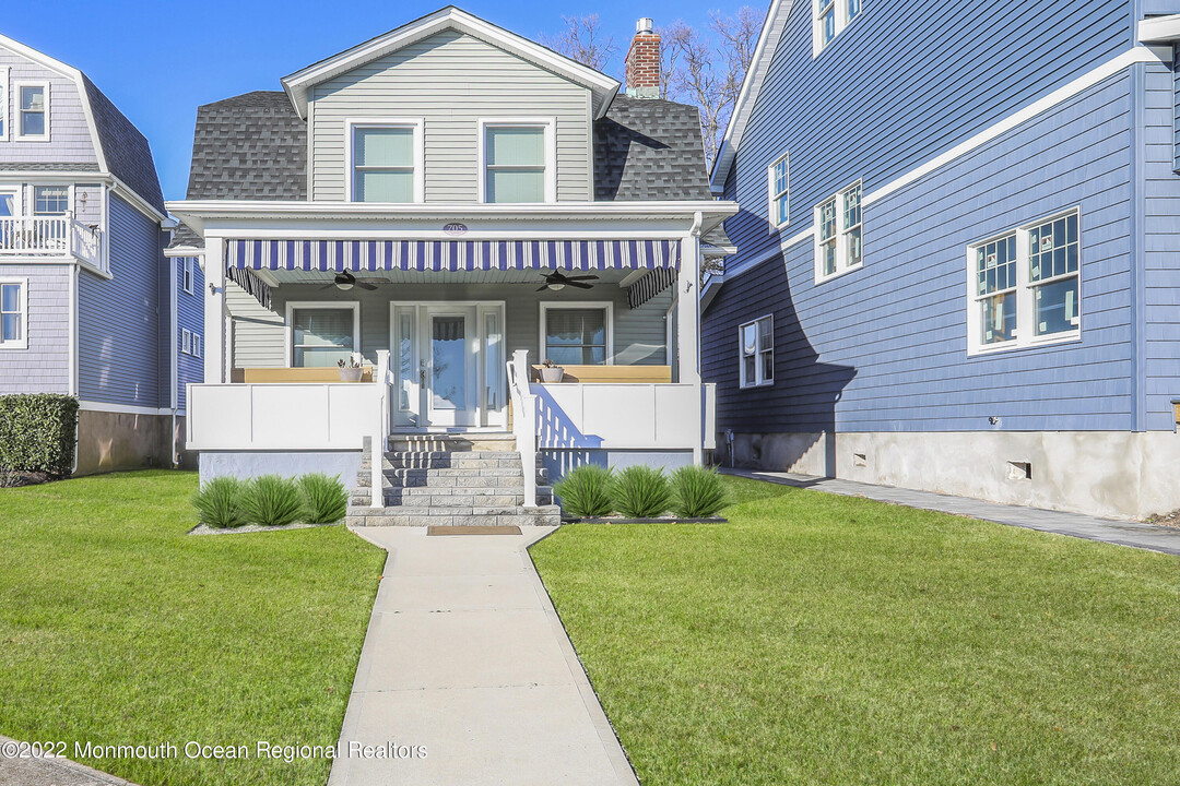 705 N Lk Dr in Belmar, NJ - Foto de edificio