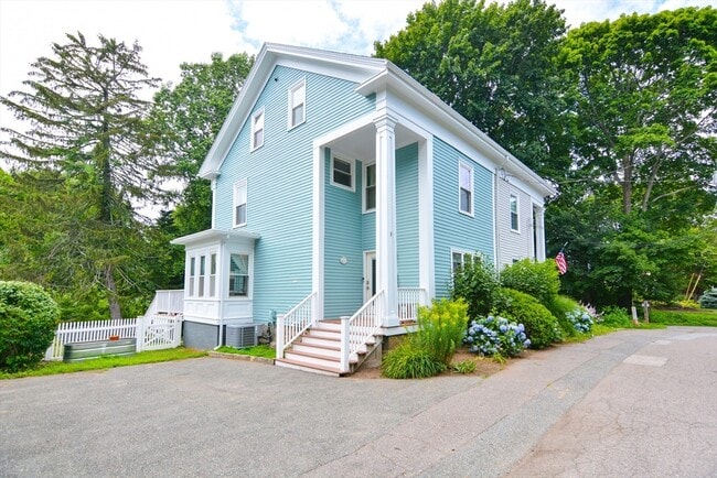property at 3 Abbot Ct
