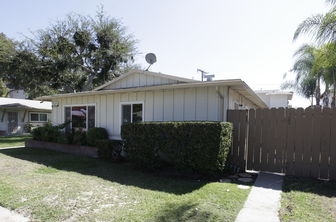 2104 W Juno Ave in Anaheim, CA - Building Photo