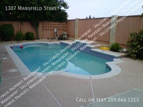 1307 Mansfield St in Tracy, CA - Building Photo - Building Photo