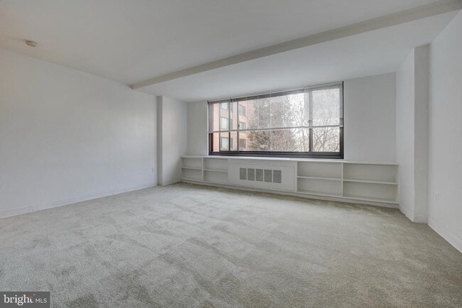 property at 1011 Arlington Blvd