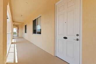 17 Harbour Isle Dr W in Fort Pierce, FL - Building Photo - Building Photo