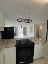 1128 Ala Napunani St in Honolulu, HI - Building Photo - Building Photo