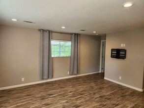 943 Shearer St in Roseville, CA - Building Photo - Building Photo