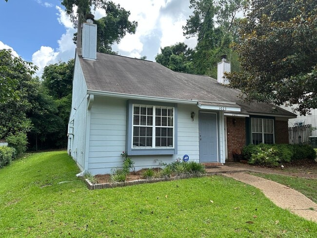property at 3023 Richview Park Cir S