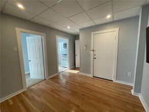 40-40 Freebody St in Newport, RI - Building Photo - Building Photo